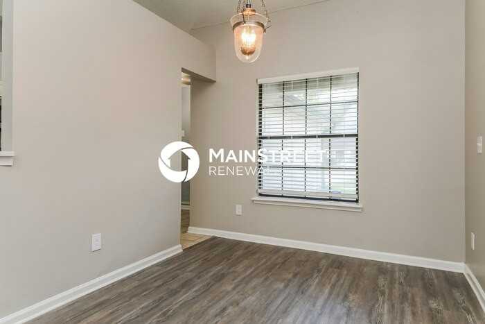 7826 Invermere Blvd N - Photo 5 of 16