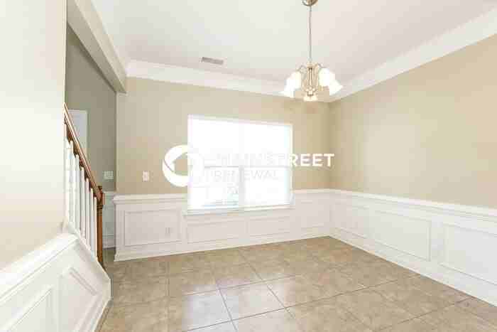 4500 Hyperion Ct - Photo 6 of 17