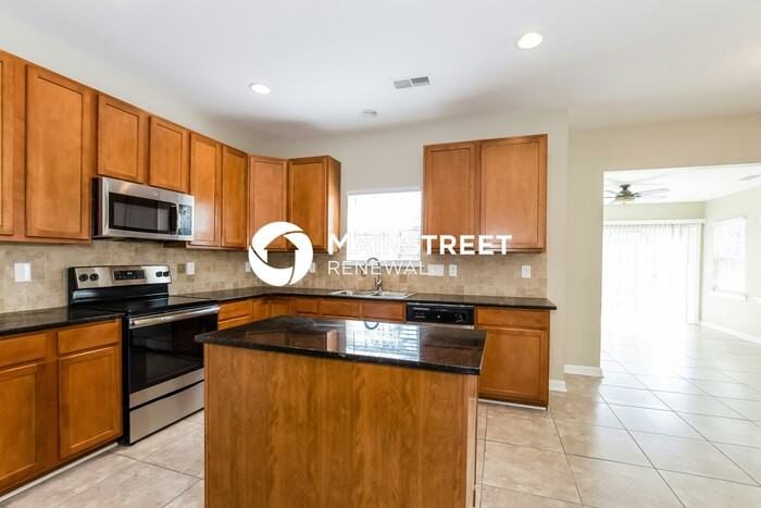 4500 Hyperion Ct - Photo 7 of 17