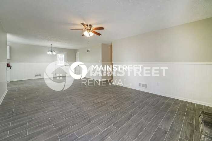 4045 S Shelby Ln - Photo 6 of 17