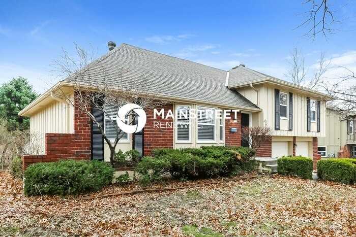 3909 S Summit Ridge Dr - Photo 2 of 18