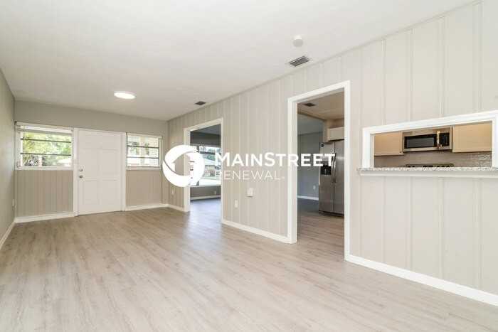 2803 19th Ave W - Photo 3 of 16