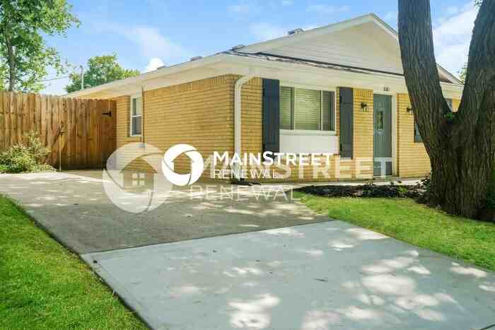 3010 Mcarthur Way - Photo 3 of 15