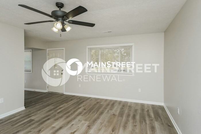 3010 Mcarthur Way - Photo 4 of 15