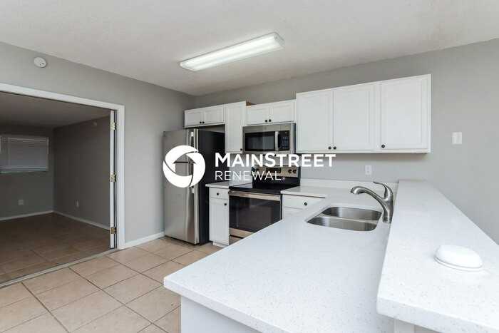 643 30th Ave Sw - Photo 7 of 16