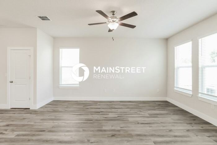 309 S Pine St - Photo 3 of 17