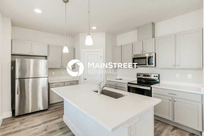 309 S Pine St - Photo 6 of 17