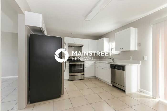 1022 Sw Jacqueline Ave - Photo 7 of 16