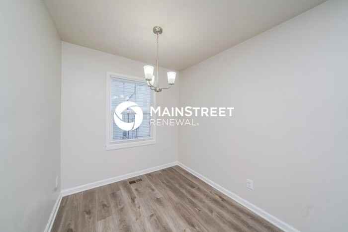 323 N 43rd St - Photo 5 of 16