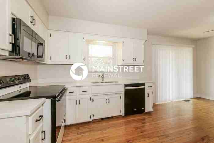 7114 Michael Ln - Photo 7 of 17