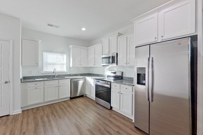 108 English Oak Ln - Photo 2 of 6