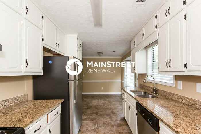 105 Peachtree Ct - Photo 5 of 15