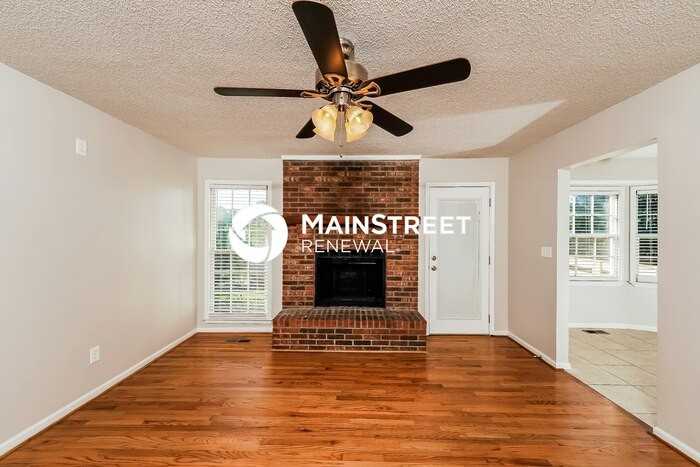 5229 Chestnut Ln - Photo 4 of 17