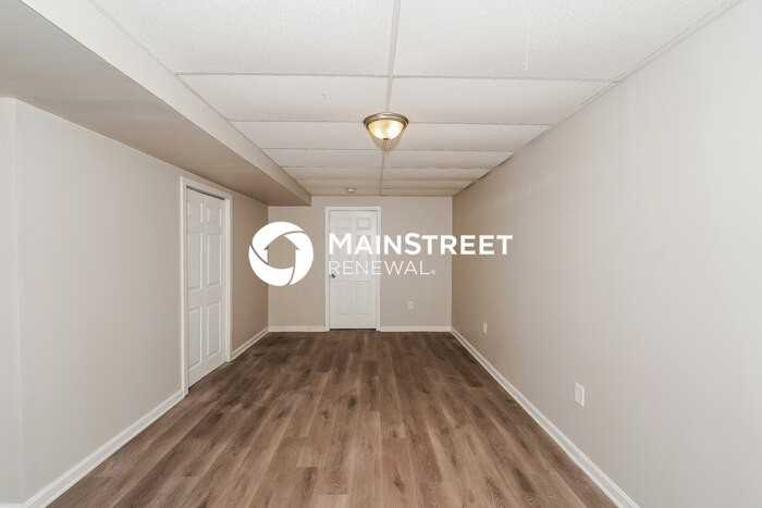 5229 Chestnut Ln - Photo 7 of 17