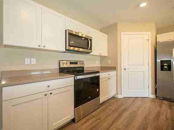 678 Horsetail Dr - Photo 5 of 18