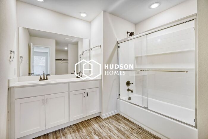 123 Hesed St - Photo 5 of 12