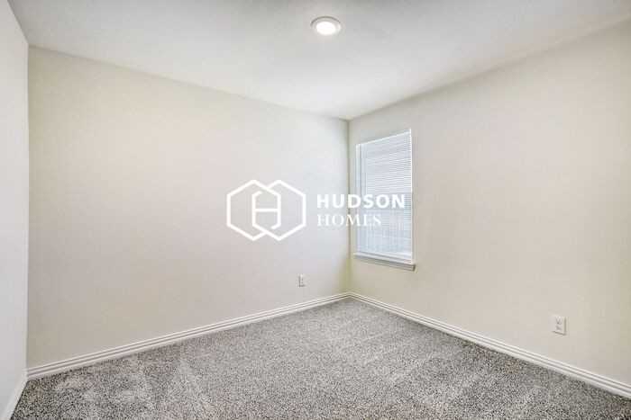 123 Hesed St - Photo 6 of 12