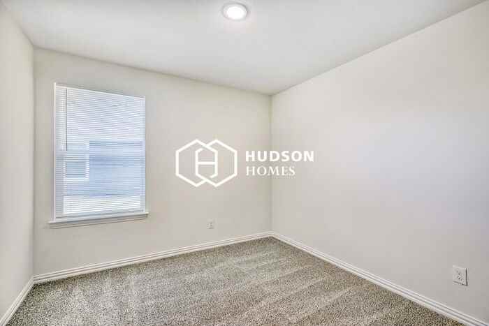 123 Hesed St - Photo 7 of 12