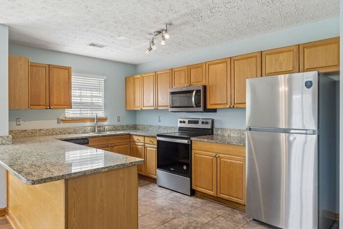 1731 4th Ave N #B - Photo 4 of 33