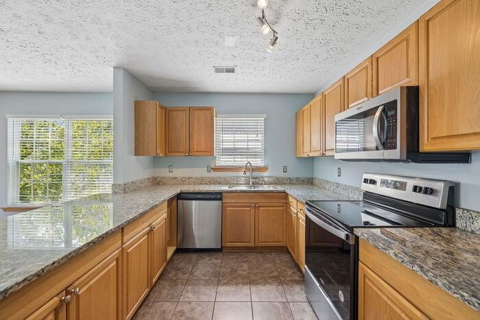 1731 4th Ave N #B - Photo 5 of 33