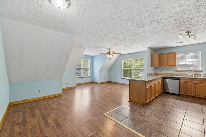 1731 4th Ave N #B - Photo 7 of 33