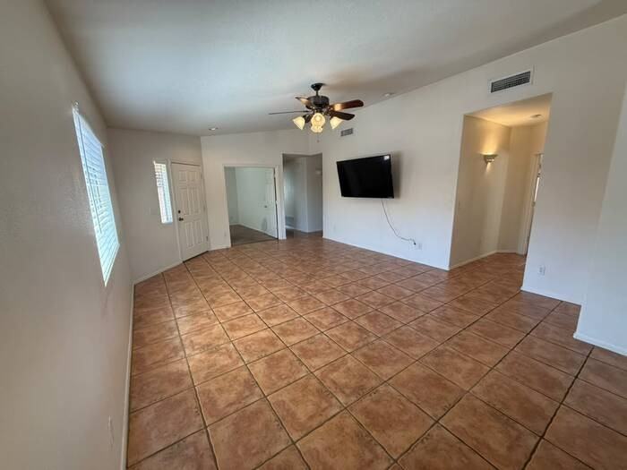 2174 W Roundwood Pl - Photo 7 of 40