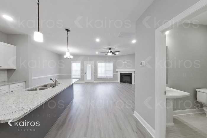 3713 Oak Leaf Way #B - Photo 4 of 26