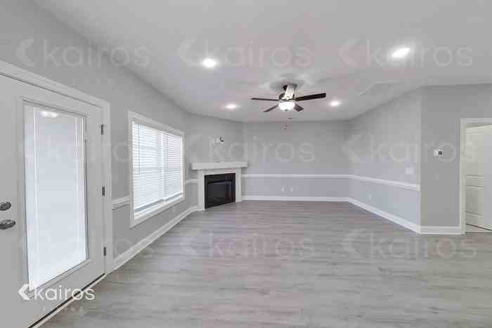 3713 Oak Leaf Way #B - Photo 5 of 26