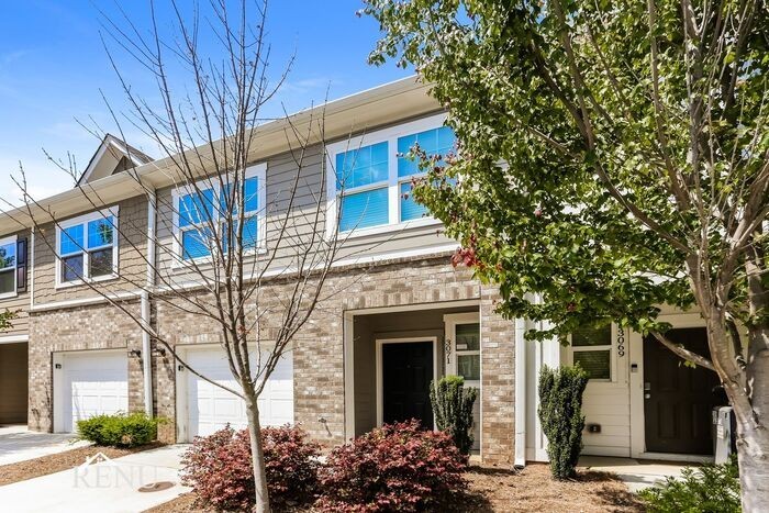 1475 Hyatt Cir - Photo 2 of 17