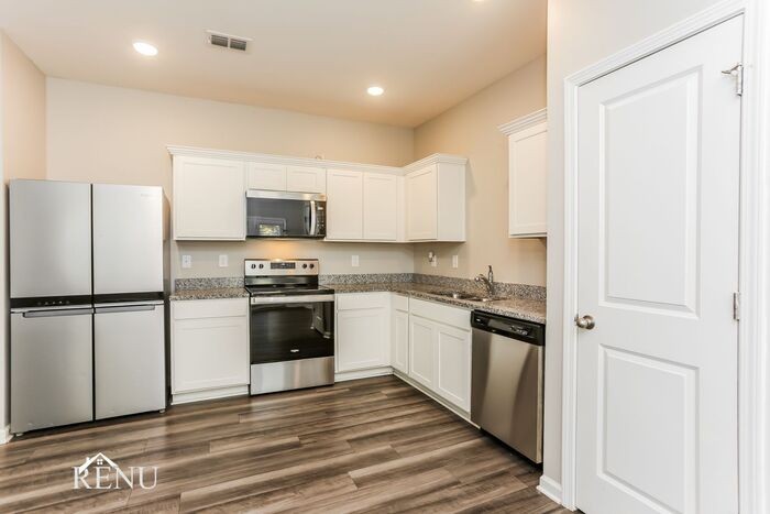 1475 Hyatt Cir - Photo 3 of 17