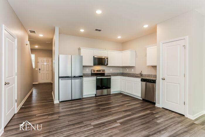 1475 Hyatt Cir - Photo 4 of 17