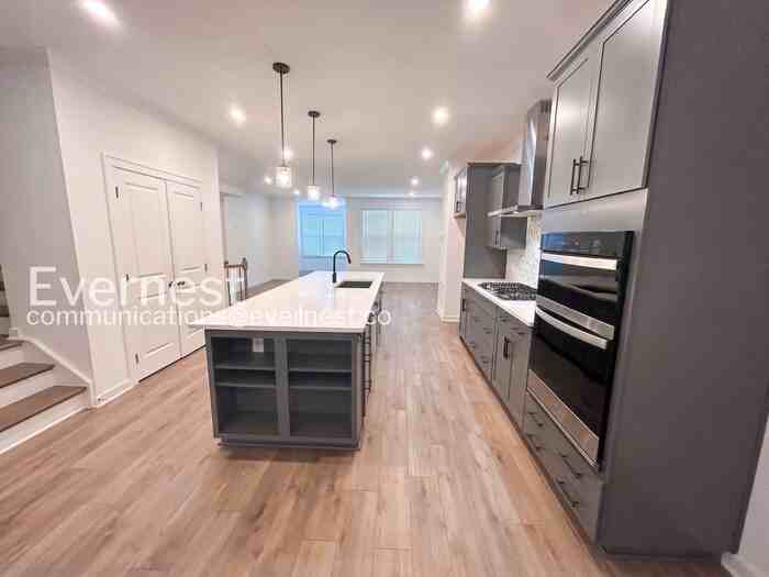2114 Emmet Park Ln #108 - Photo 6 of 32