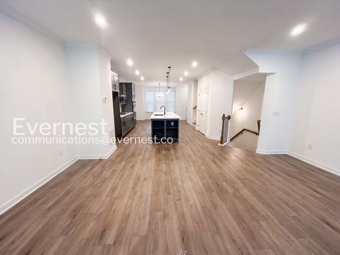 2114 Emmet Park Ln #108 - Photo 7 of 32