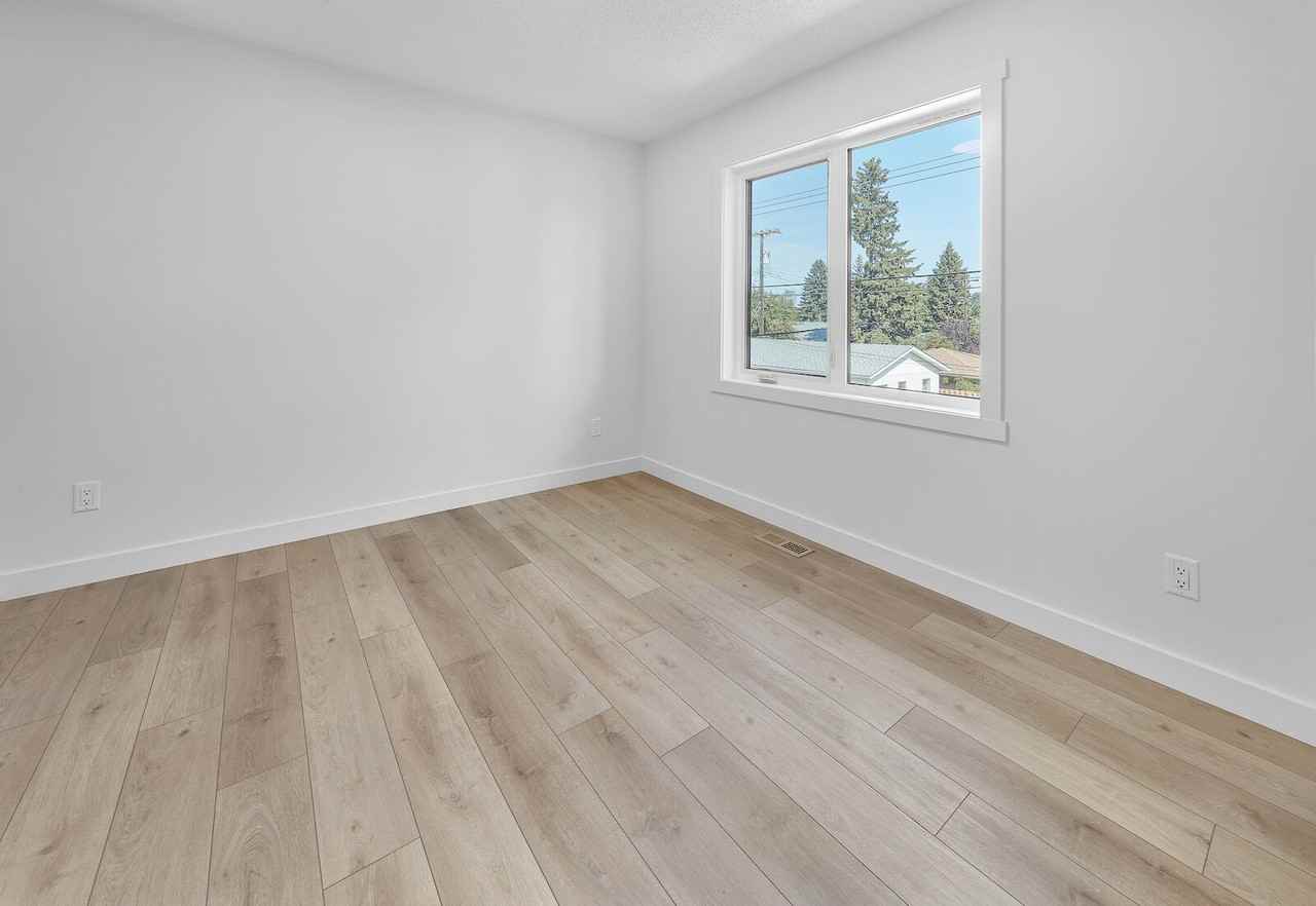 7604 8616g - 7604 83 Avenue Northwest - Photo 4 of 8
