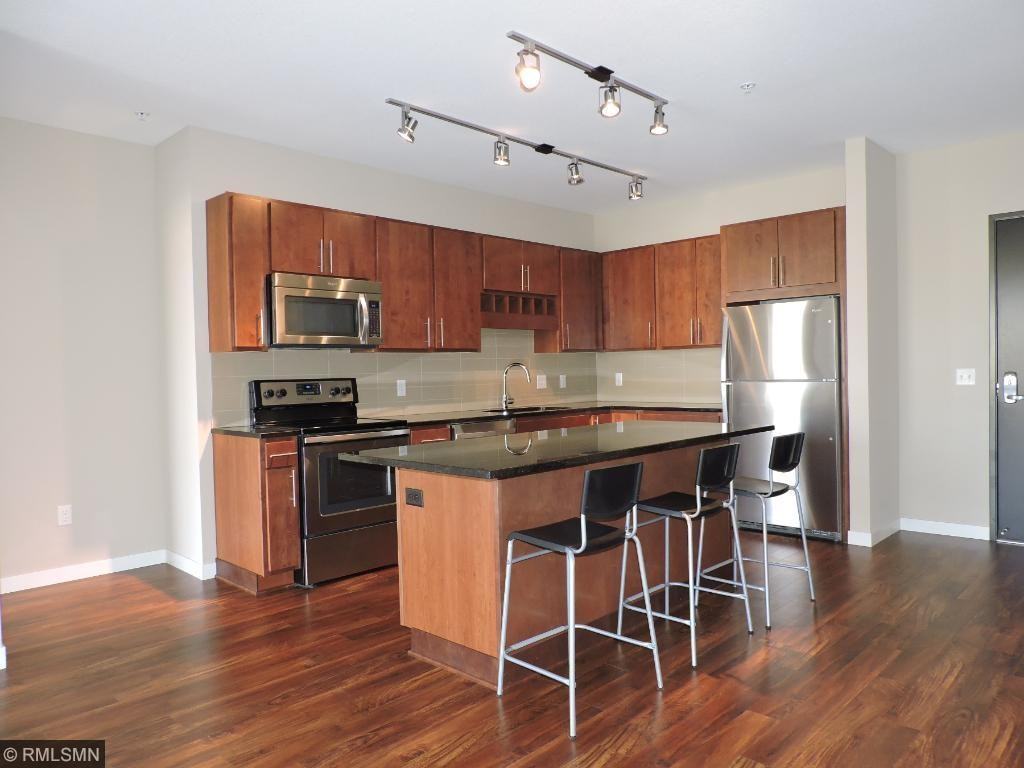 401 SE Main St #6019 - Photo 2 of 24