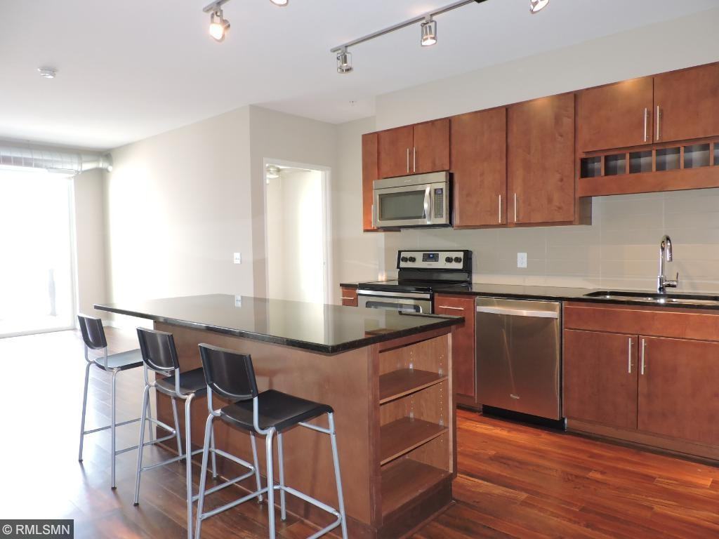401 SE Main St #6019 - Photo 3 of 24