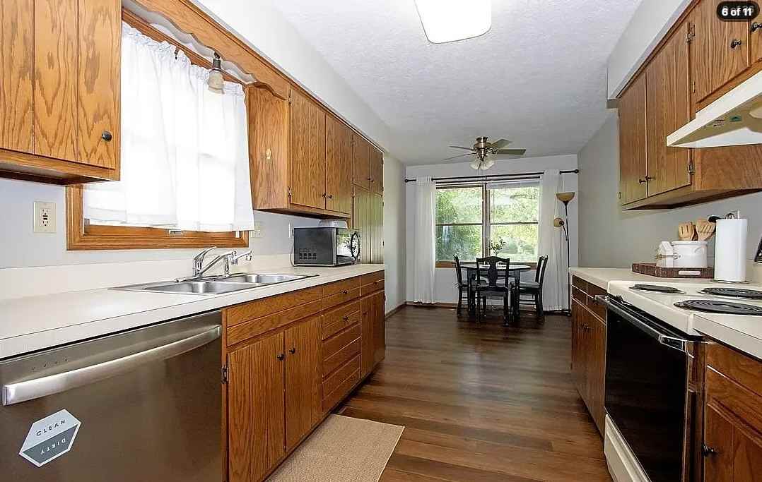 2676 Eastwood Dr #NA - Photo 5 of 11