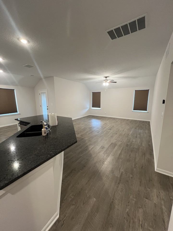 500 Se Laurel Dr #NA - Photo 4 of 19