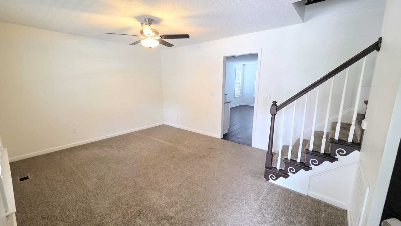 105 Wimbledon Ct #NA - Photo 3 of 12