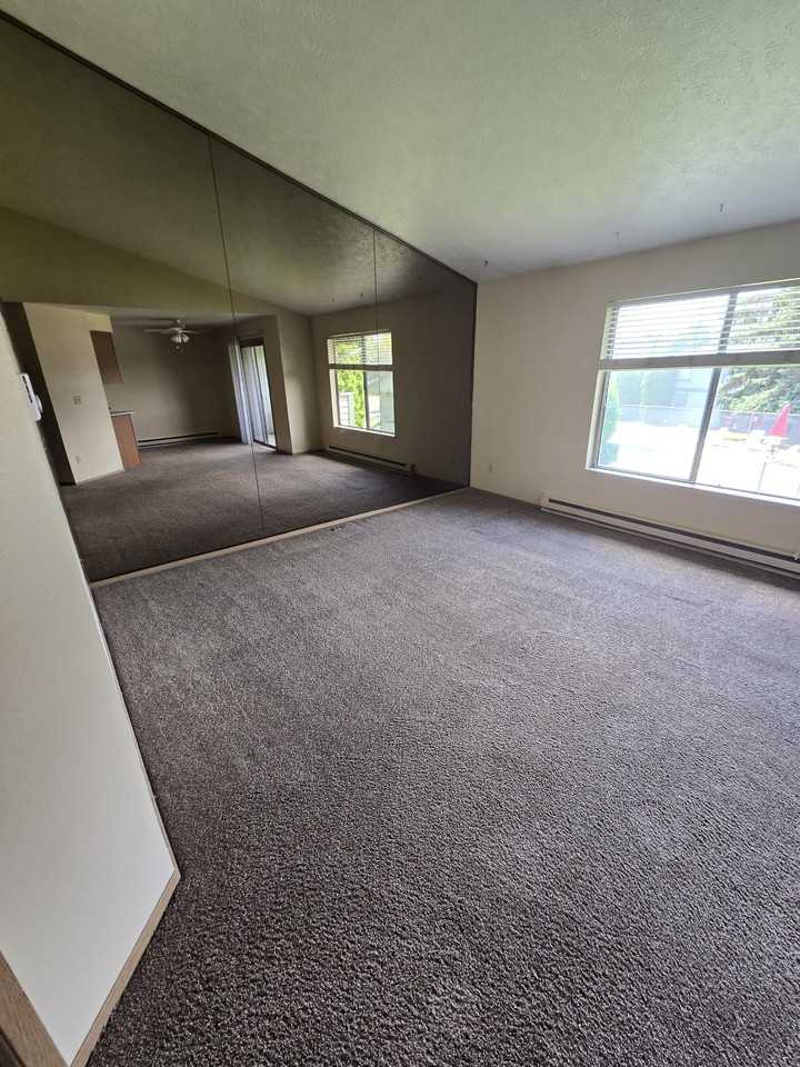 411 W Bellwood Dr #3 - Photo 3 of 14