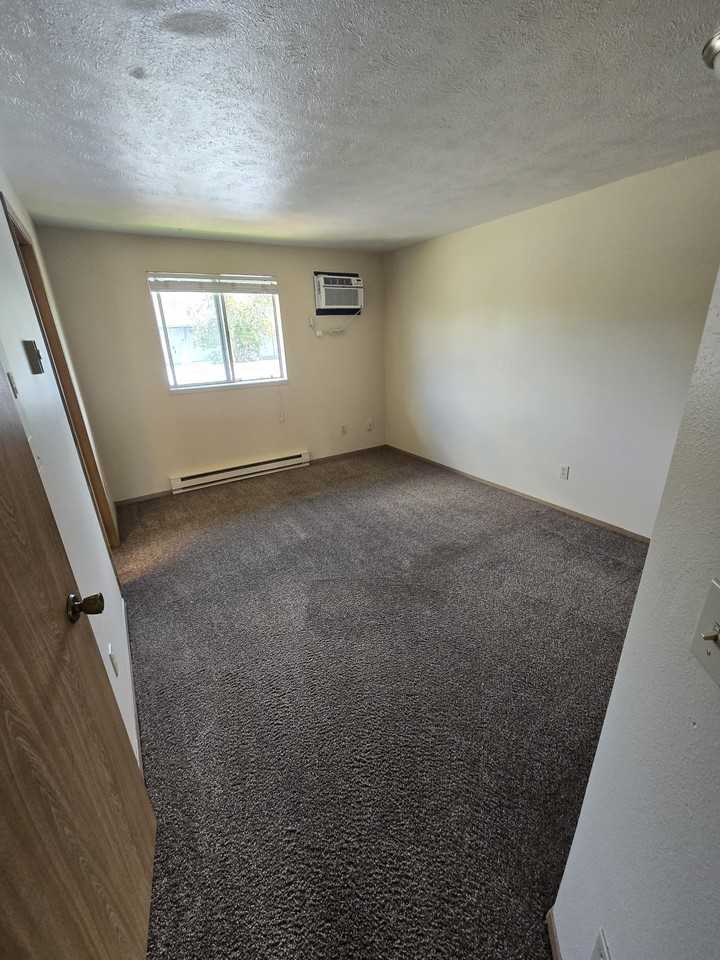 411 W Bellwood Dr #3 - Photo 5 of 14