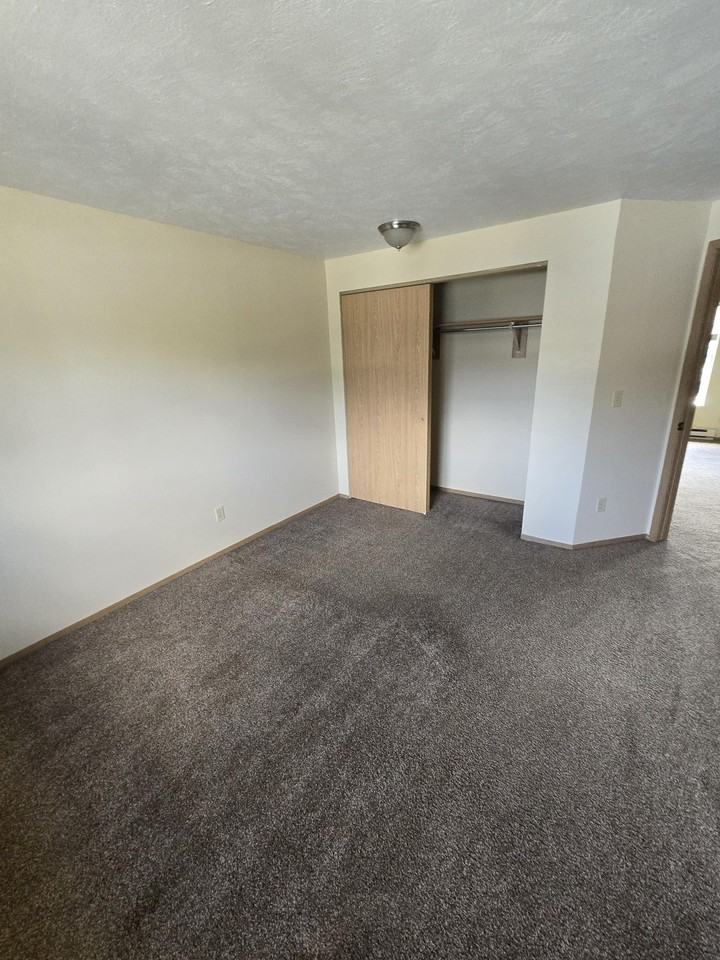 411 W Bellwood Dr #3 - Photo 6 of 14