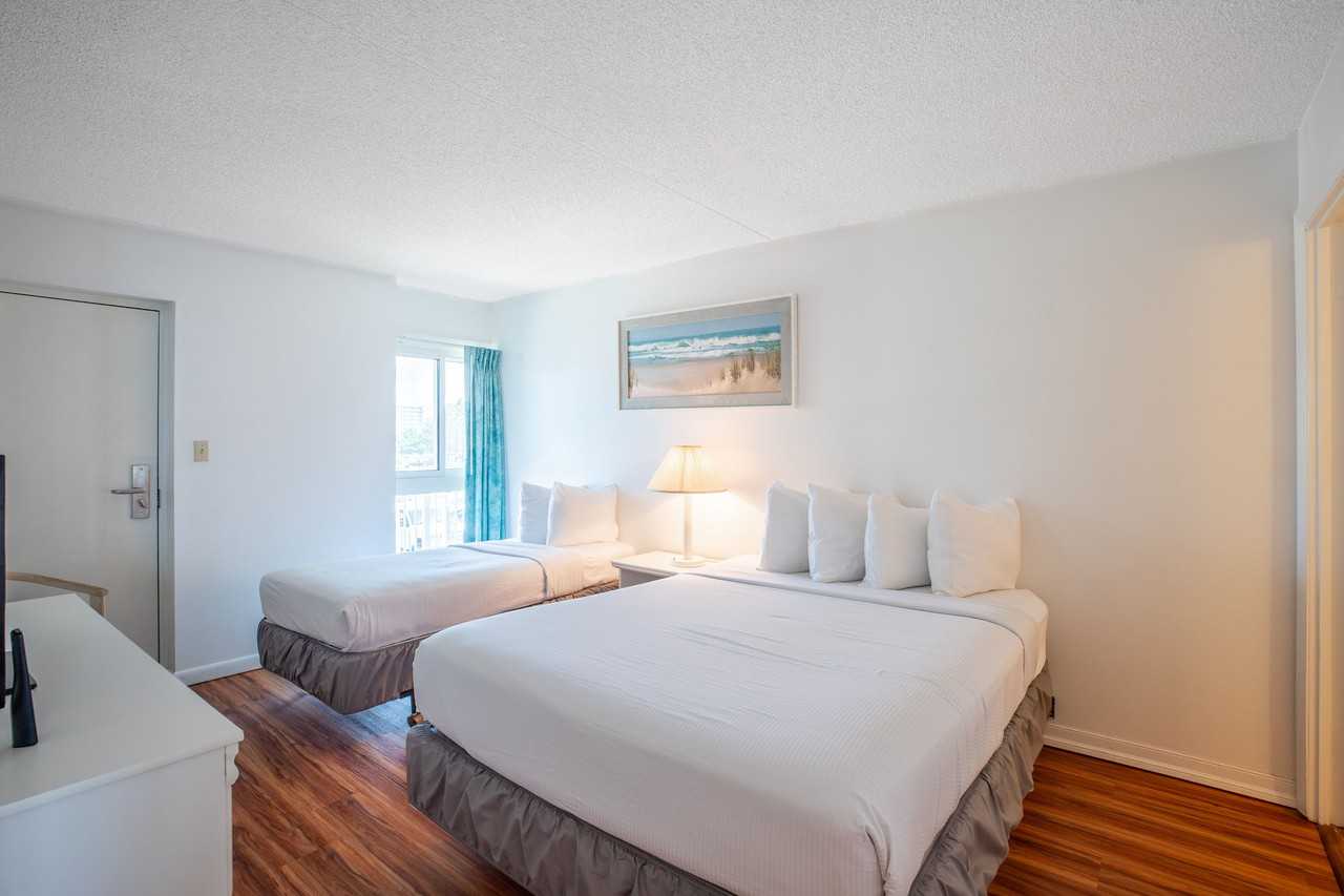 302 32nd St #205 - Photo 2 of 29