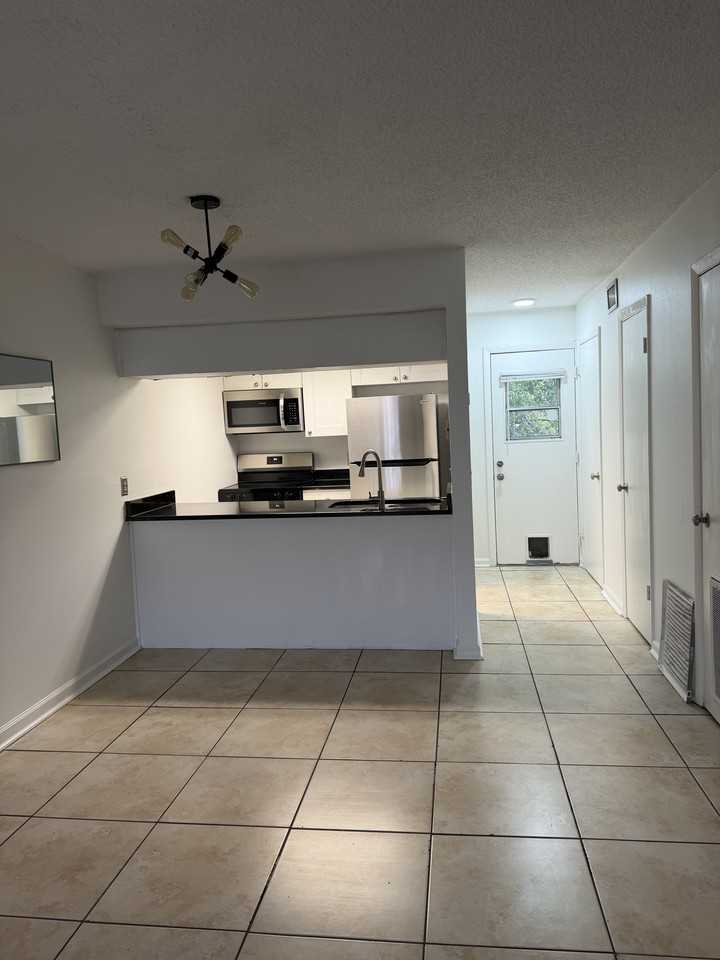 4815 W Mcelroy Ave #D208 - Photo 4 of 15