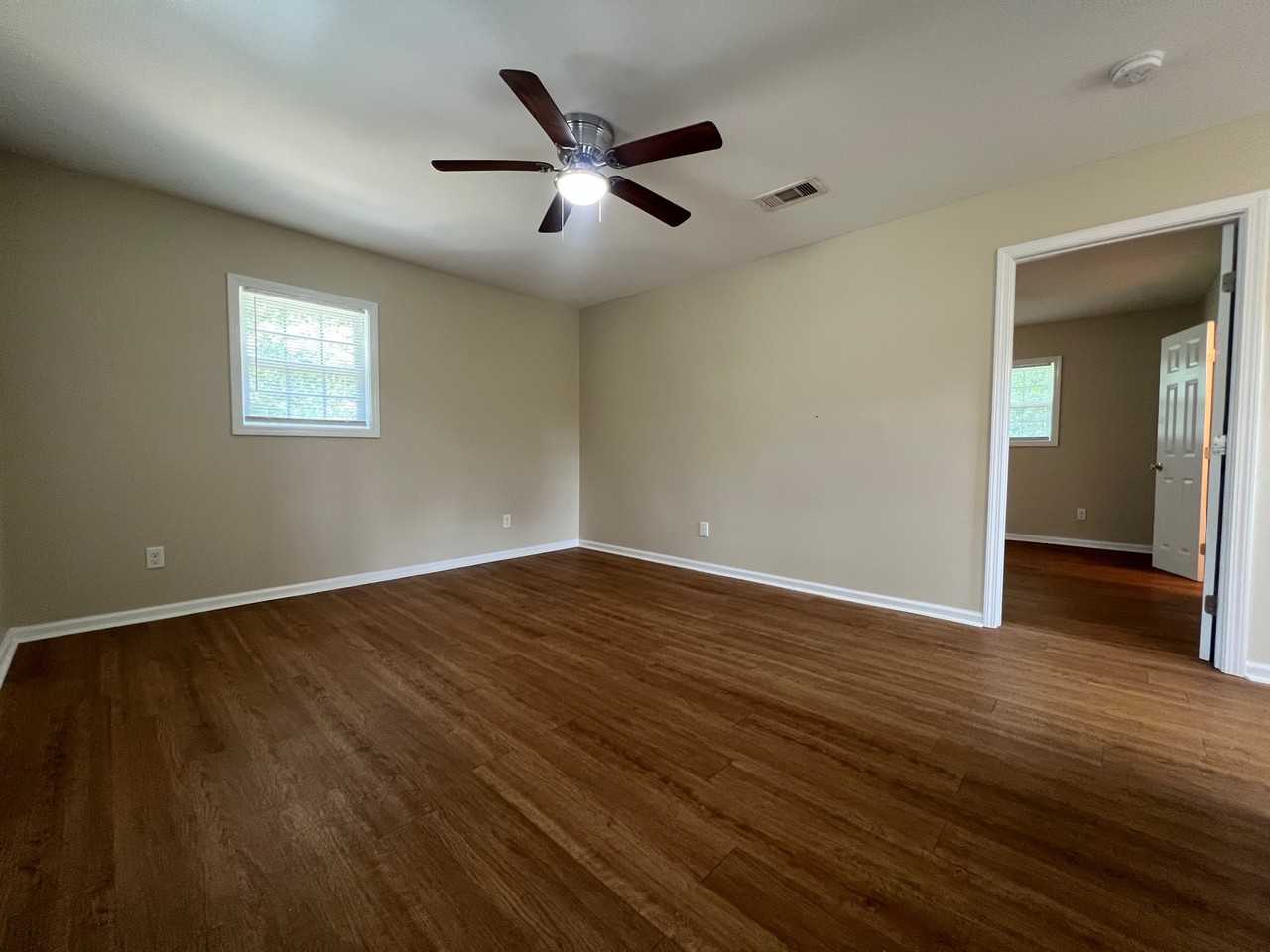 237 S Walnut St #D - Photo 2 of 9