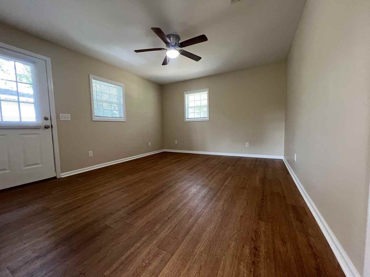 237 S Walnut St #D - Photo 3 of 9