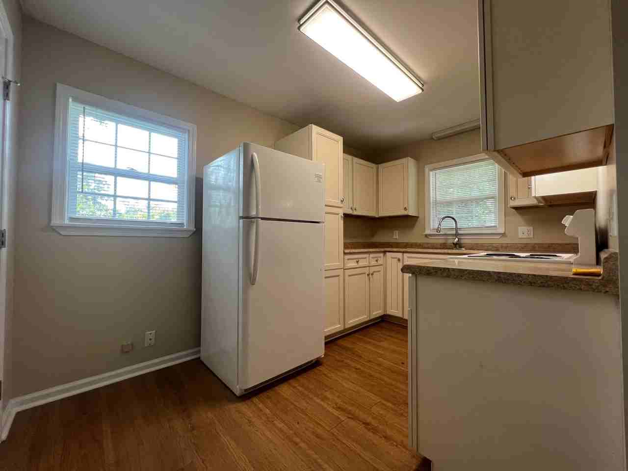 237 S Walnut St #D - Photo 4 of 9