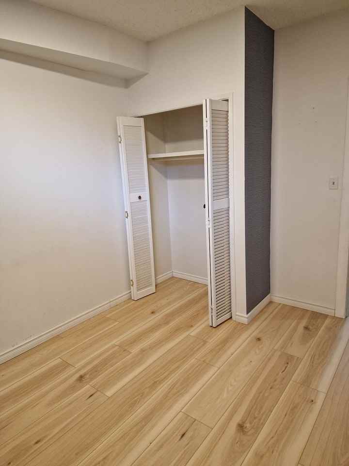7825A 33 Ave Nw - Photo 4 of 18