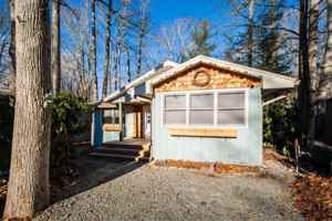 featured image of 421 Windridge Rd #421