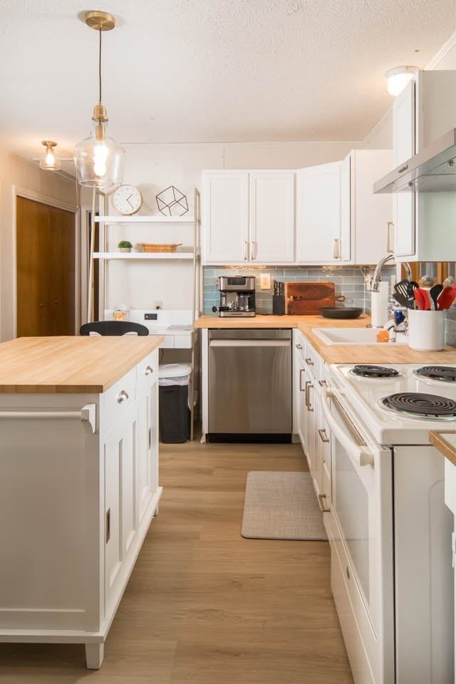 421 Windridge Rd #421 - Photo 3 of 10